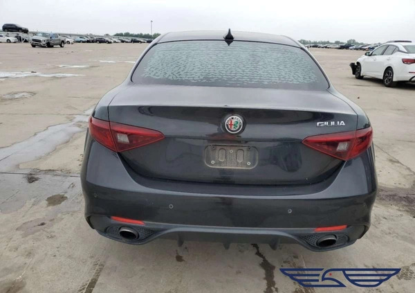 Alfa Romeo Giulia cena 52550 przebieg: 89258, rok produkcji 2017 z Łobżenica małe 37